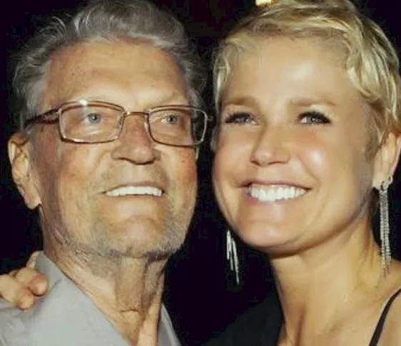 Xuxa Meneghel lamenta a morte do pai