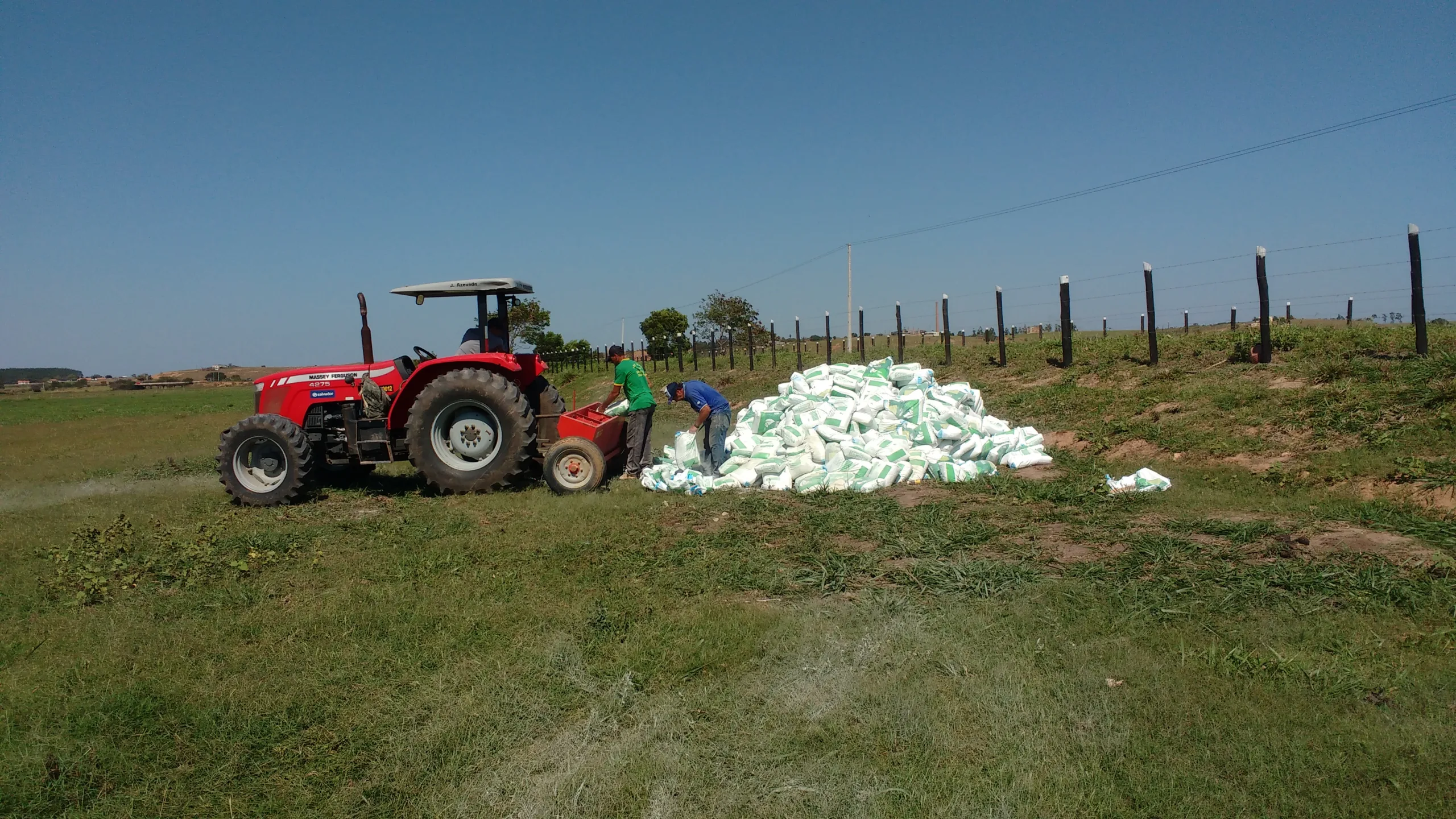 Agricultores de Presidente Kennedy recebem incentivo para aumentar produção