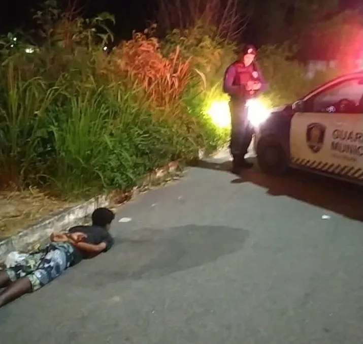 Jovem assalta, tenta fugir e é detido por motoboy em Vila Velha