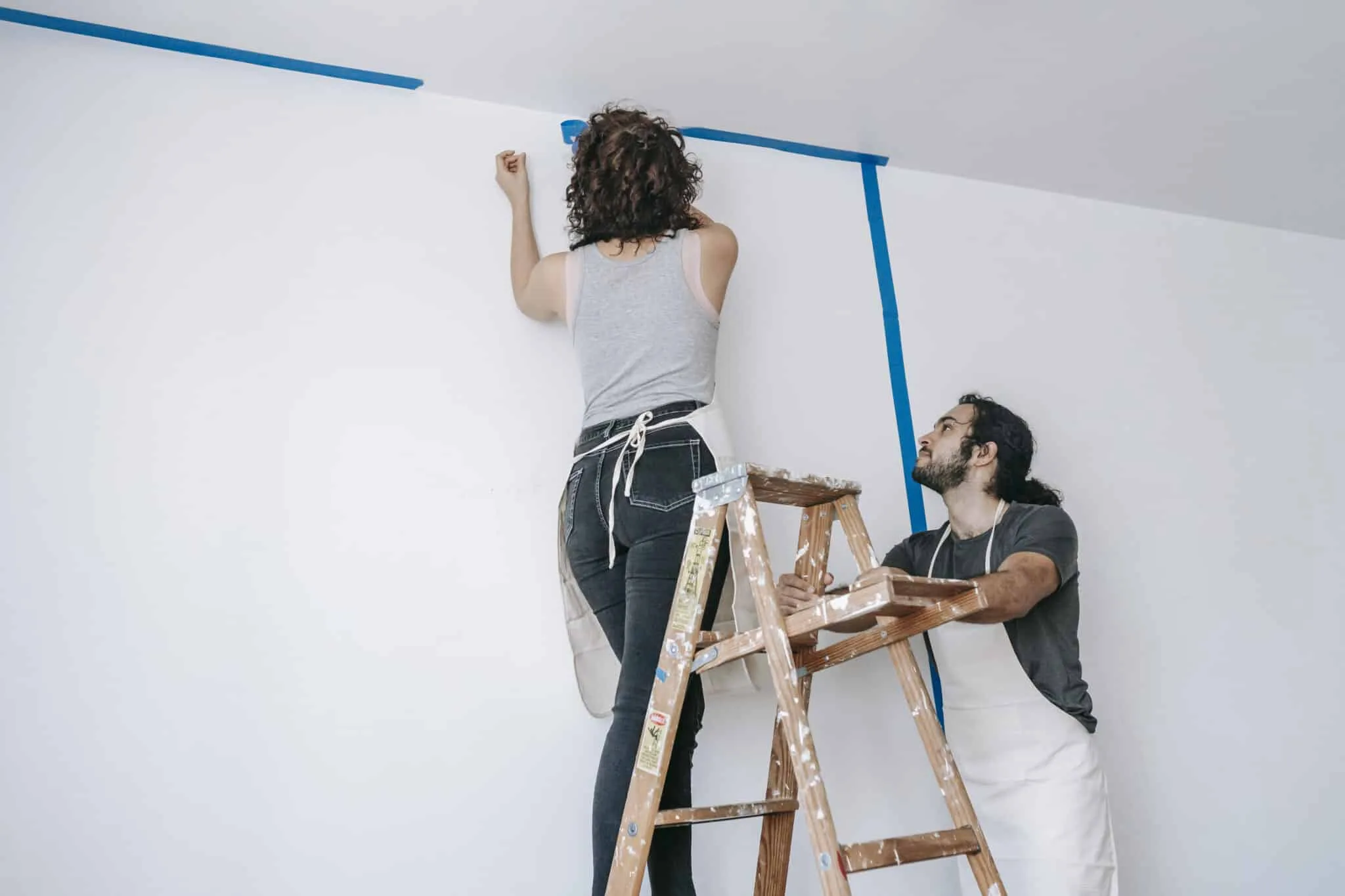 Como escolher a tinta certa para pintar a casa