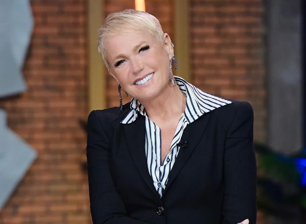 Xuxa revela que gostaria de conhecer uma casa de swing