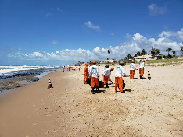 Inpe estima rota do óleo vazado que pode chegar ao Espírito Santo e RJ