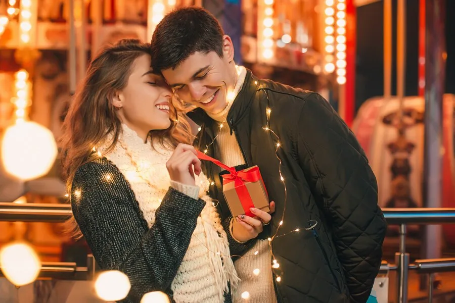 Quer o crush de presente no Natal? Veja 25 cantadas para conquistá-lo