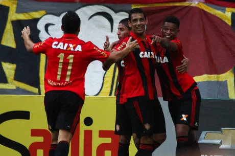 PE – BRASILEIRÃO/SPORT X VASCO – ESPORTES – André(d), do Sport, comemora após marcar o gol sobre o Vasco em partida válida pela oitava rodada da Série A do Campeonato Brasileiro 2015, na Arena Pernambuco, em São Lourenço da Mata (PE), neste sábado(20). 20/06/2015 – Foto: WILLIAMS AGUIAR /BRAZIL PHOTO PRESS/ESTADÃO CONTEÚDO