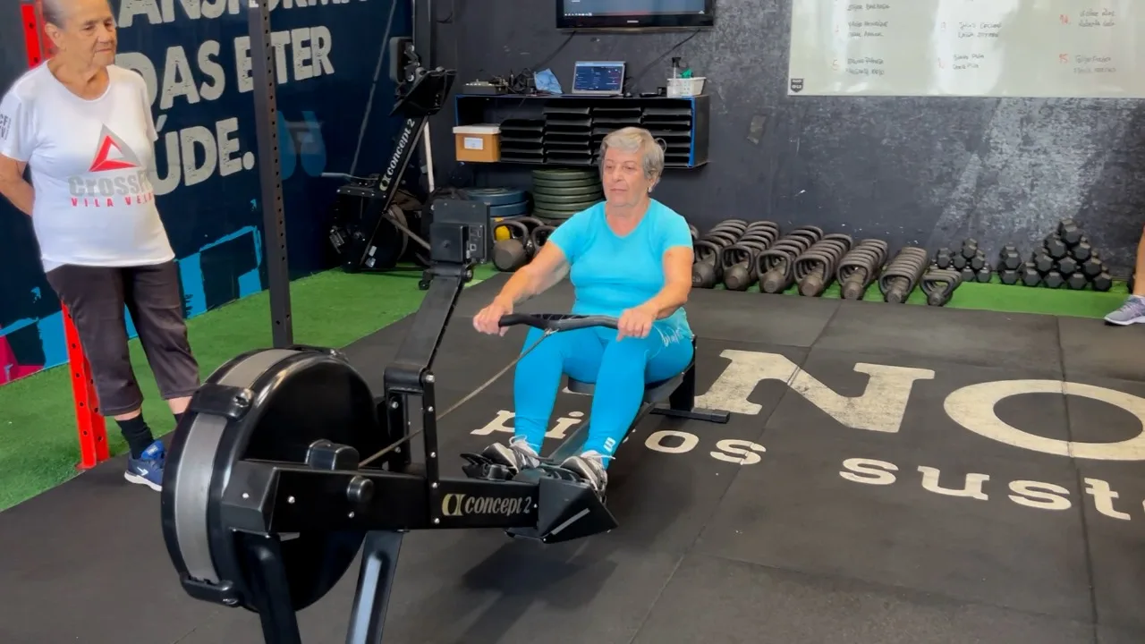 VÍDEO | Dona Norinha, 84 anos, dá show nos treinos de Crossfit