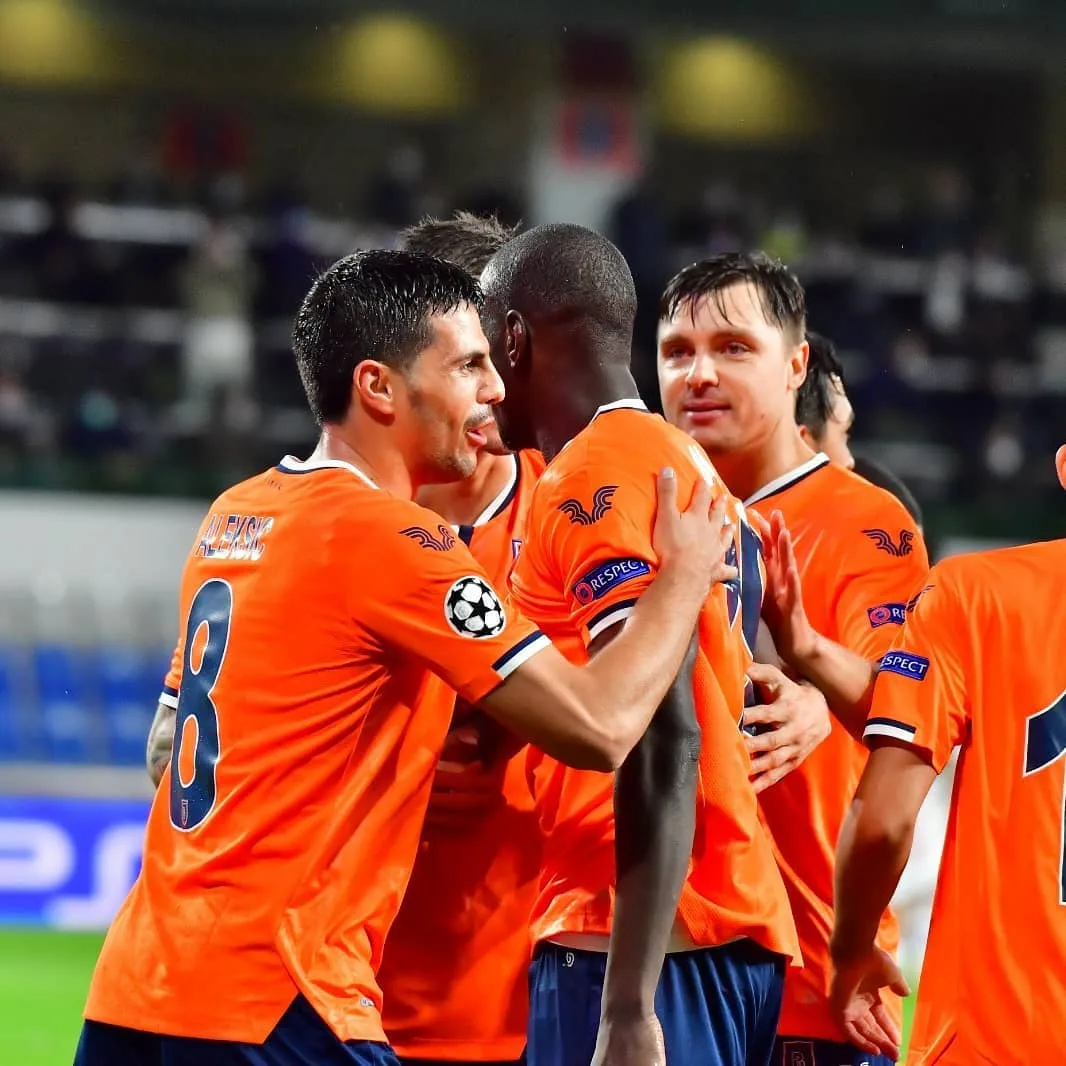 Istanbul Basaksehir bate Manchester United e soma 1ª vitória na Liga dos Campeões