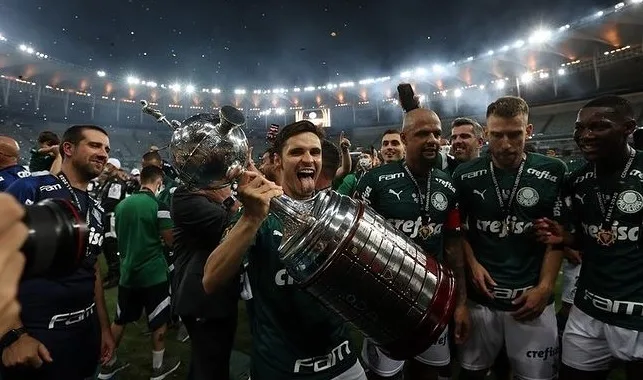 Palmeiras terminará temporada com mais de R$ 200 milhões recebidos em premiações