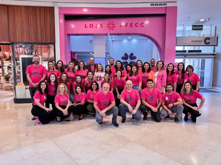 Outubro Rosa: Afecc vende de bolsa a kit pet em loja do Shopping Vitória