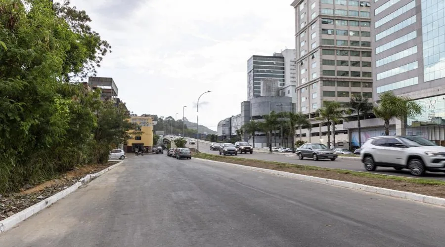 Rua que dará acesso à alça da Terceira Ponte é inaugurada em Vila Velha