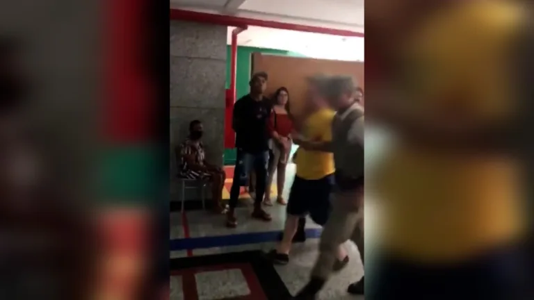 VÍDEO | Idoso é preso por chamar mesária negra de tirana e incompetente em Salvador