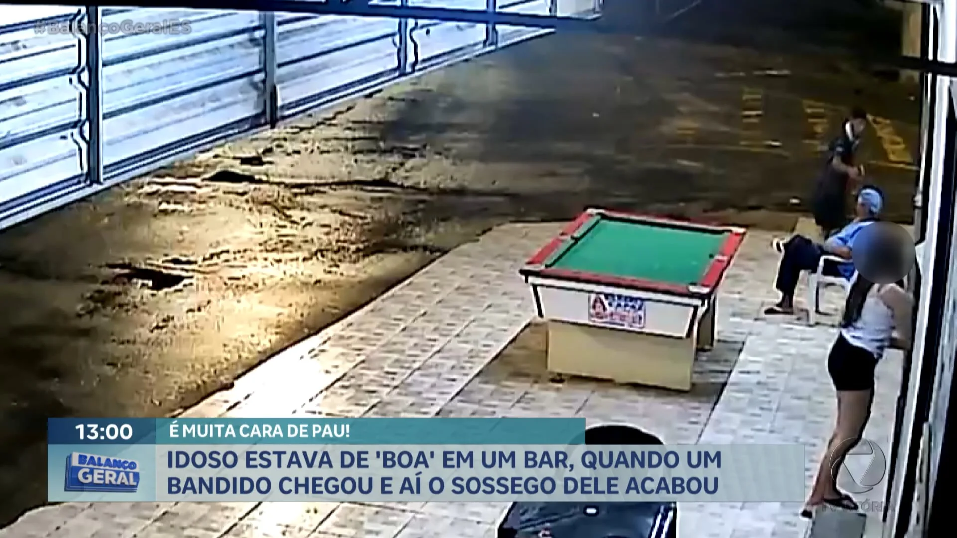 Idoso estava de 'boa' em um bar, quando um bandido chegou e aí o sossego dele acabou