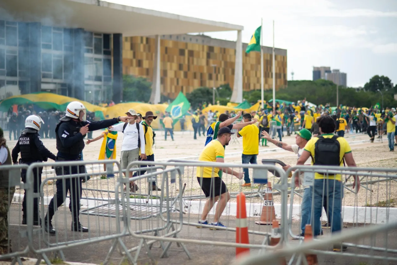 PT pede arquivamento de projeto que anistia condenados do 8 de janeiro