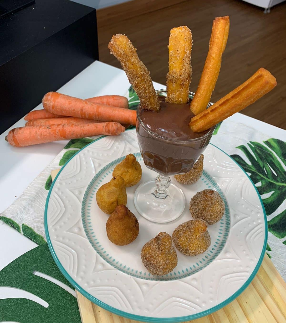 Super diferente! Churros de cenoura com recheio de brigadeiro