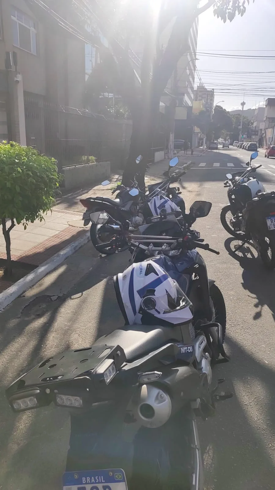 Motociclista sem CNH fura blitz e é detido após perseguição em Vila Velha