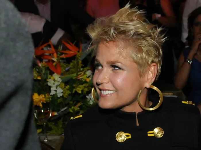 Xuxa pode apresentar dois programas na Record