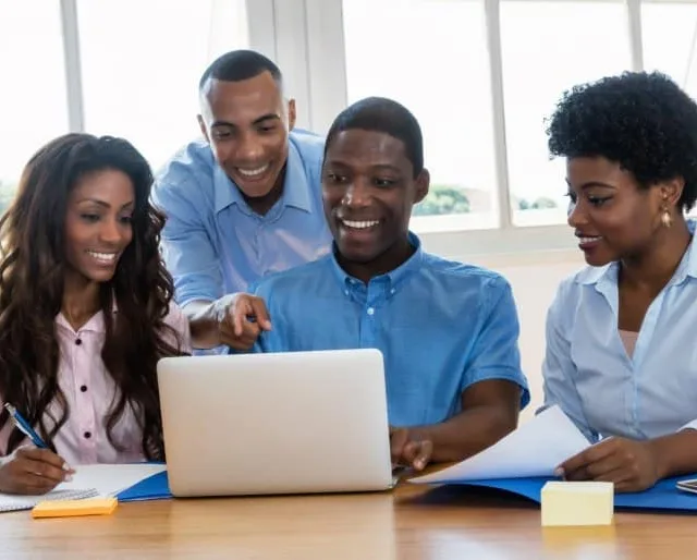 Eventials seleciona profissionais negros para analistas