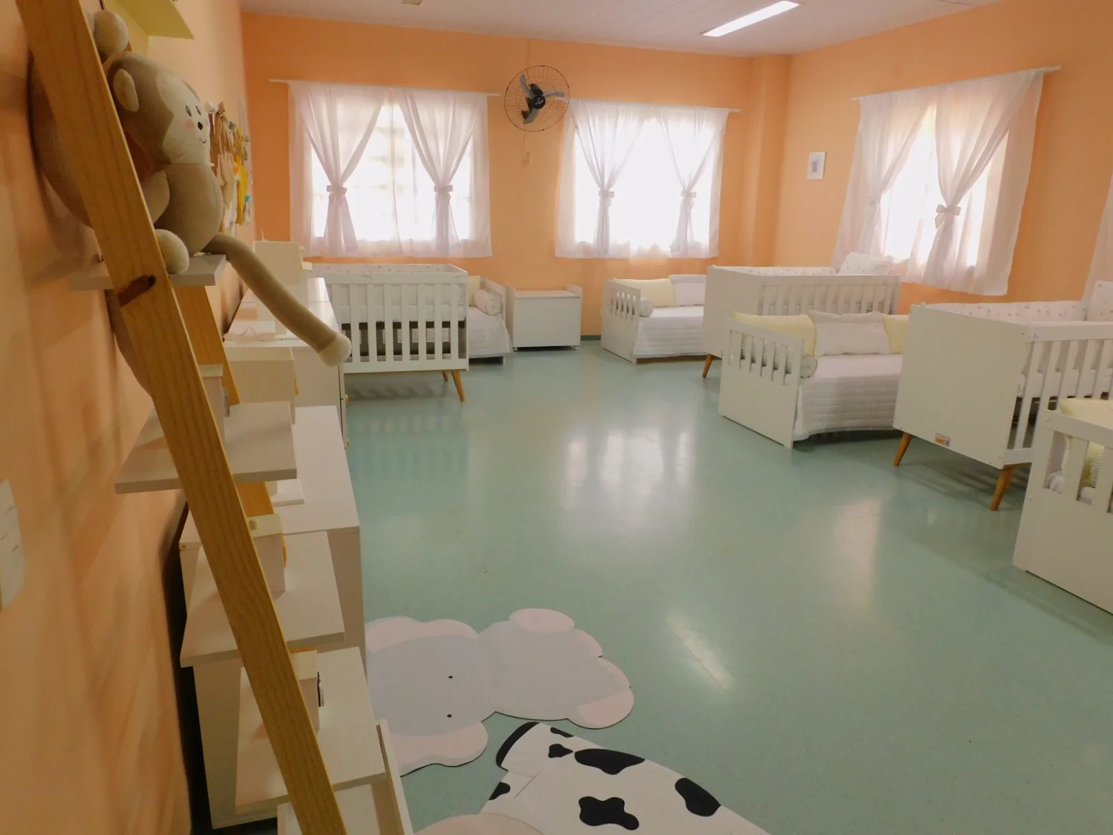 Presídio de Cachoeiro inaugura alojamento materno-infantil