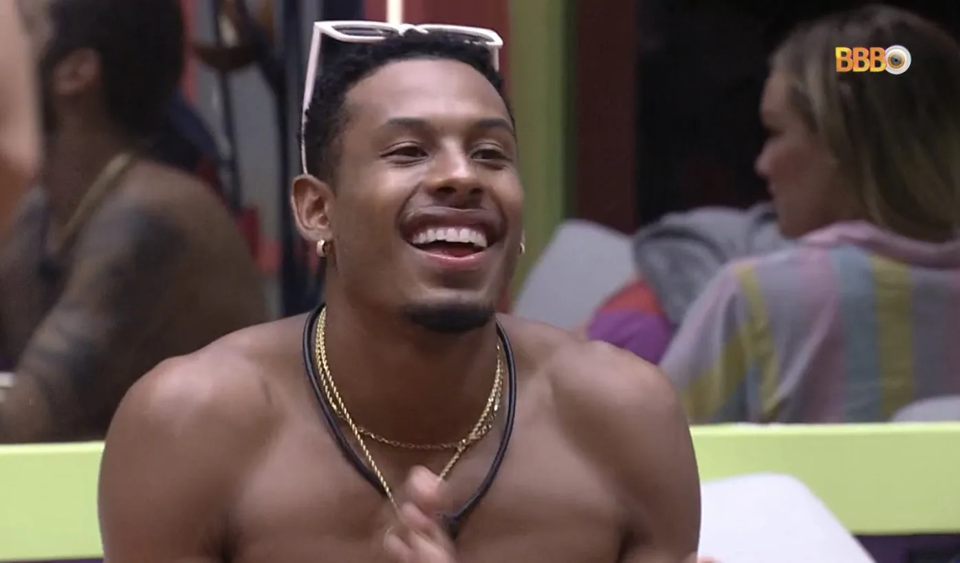 Confinado no BBB, Paulo André deseja feliz aniversário a Neymar