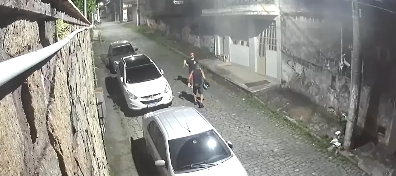 Casal é assaltado na porta de motel no Centro de Vitória; suspeito ameaçou vítimas com uma faca