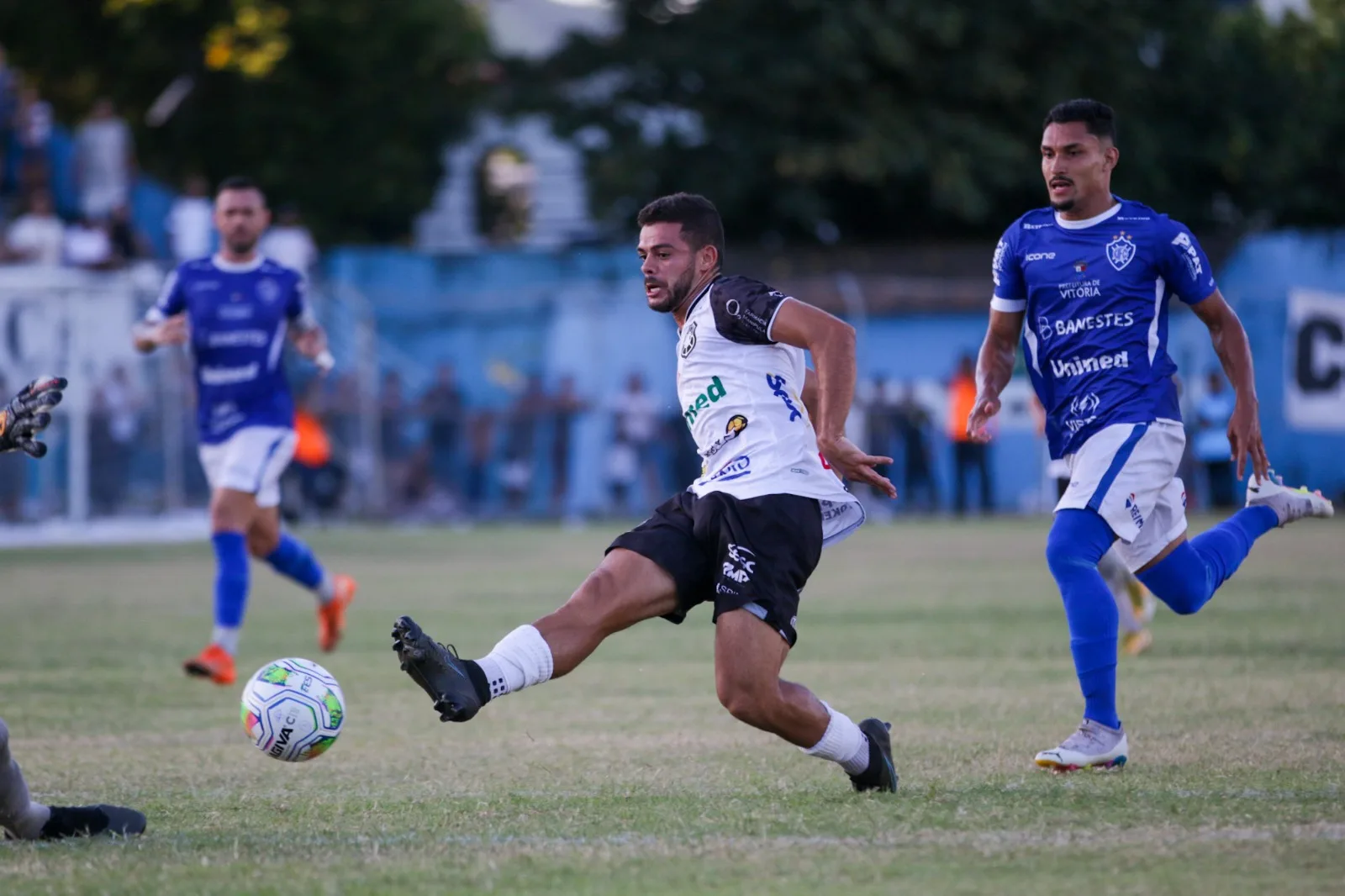 Herói do Vi-Rio, Gabriel Tizeu celebra bom momento do Rio Branco no Capixabão