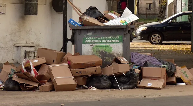 Sem coleta, 18,4 milhões de brasileiros queimam ou enterram lixo em casa, afirma IBGE