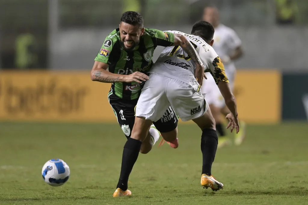 América-MG sofre gol no final e tem estreia melancólica na Libertadores