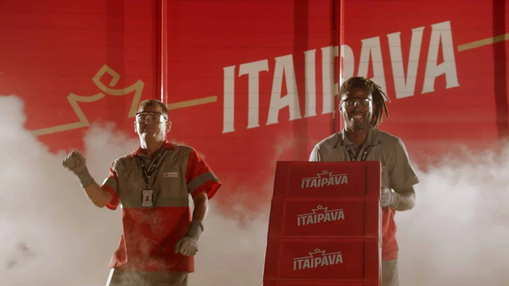 Itaipava leva colaboradores para estrelar uma campanha de tv pela primeira vez