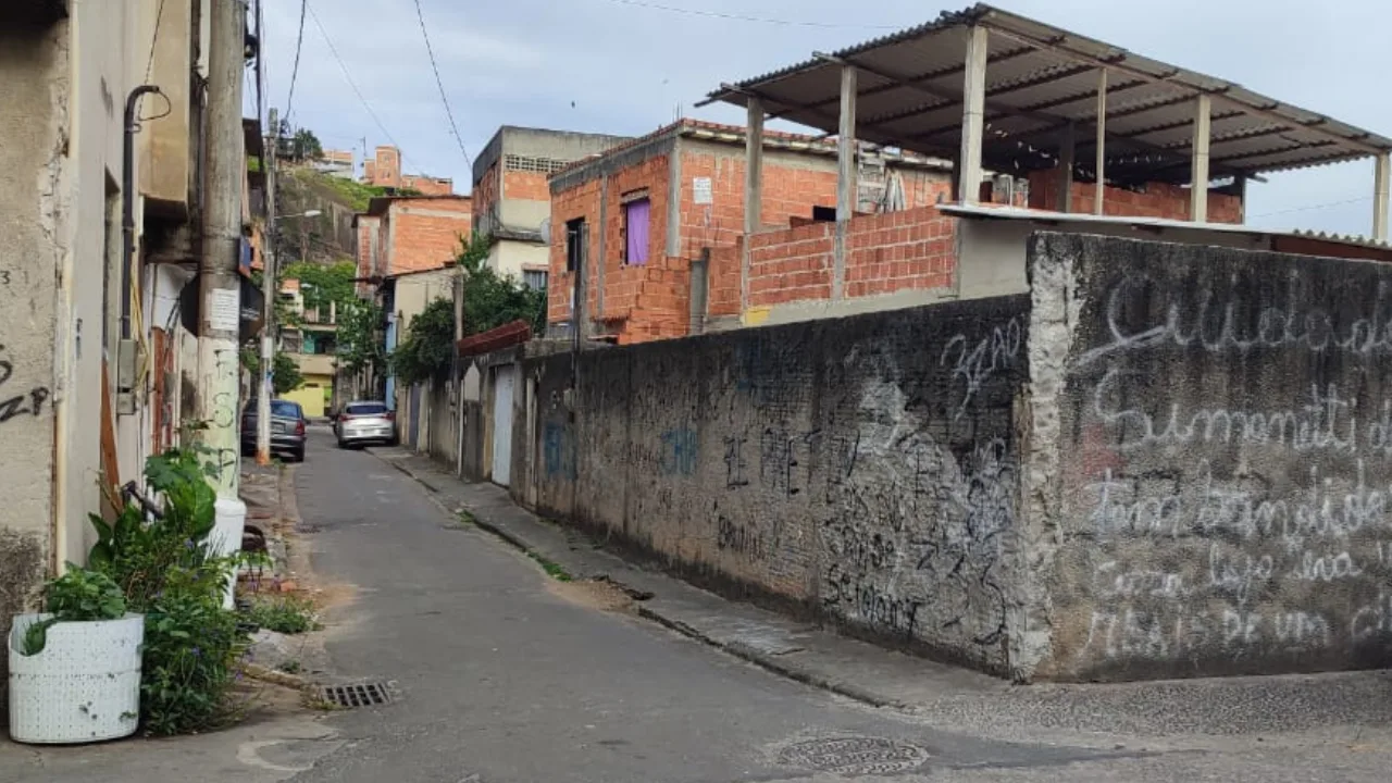 Rapazes de 18 e 21 anos são baleados em bairro de Vitória