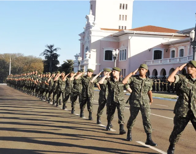 Exército abre 400 vagas para cadetes de nível médio