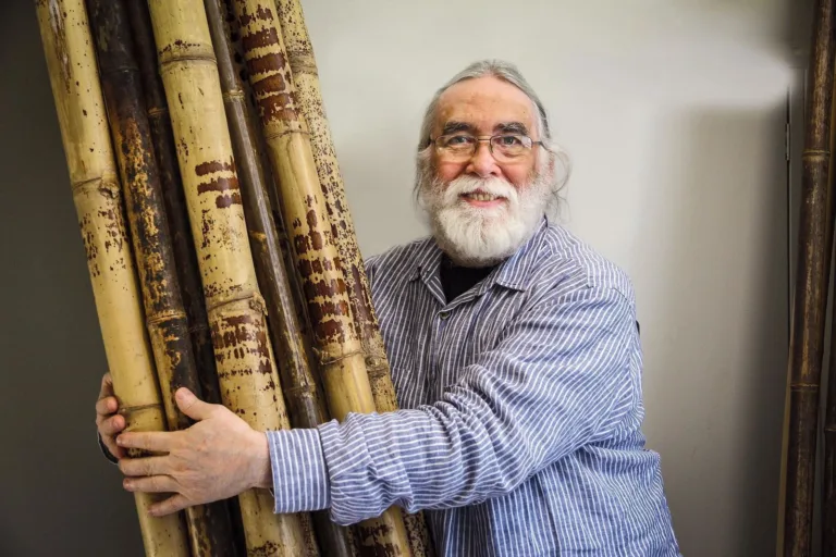 Colheres de bambu: escritor capixaba fala sobre hobby em livro