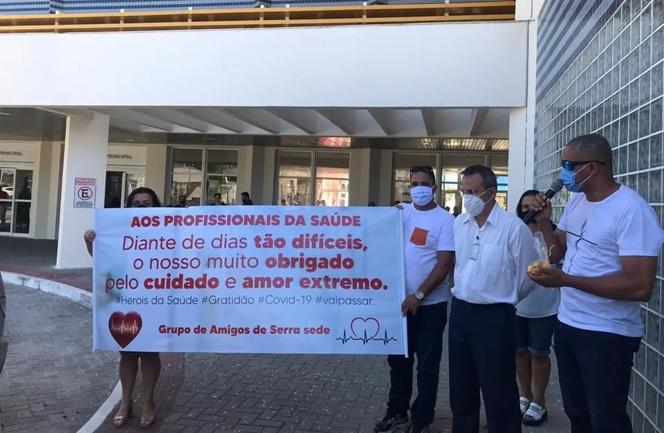 Moradores da Serra homenageiam aos profissionais do Hospital Estadual Dr. Jayme Santos Neves