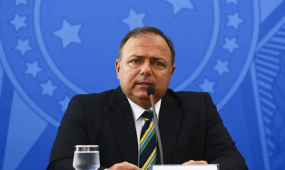 O ministro da Saúde, Eduardo Pazuello, concede entrevista coletiva após anúncio do Plano Nacional de Operalização de Vacinação contra a Covid-19.