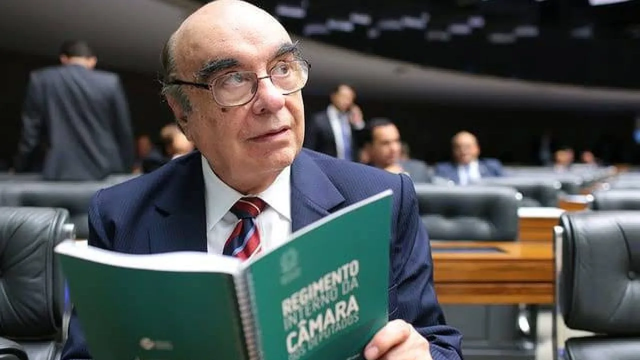 Ex-deputado Bonifácio de Andrada morre aos 90 anos em decorrência de covid-19