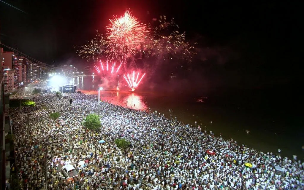 Guarapari terá seis pontos de queima de fogos de artifício na virada de ano