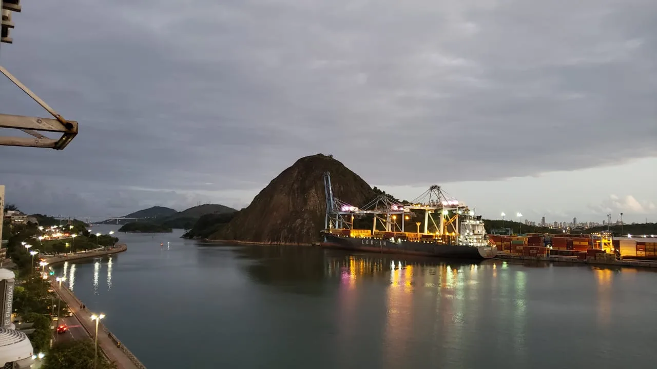 Previsão de chuva forte, vendaval e raios para 37 municípios do ES