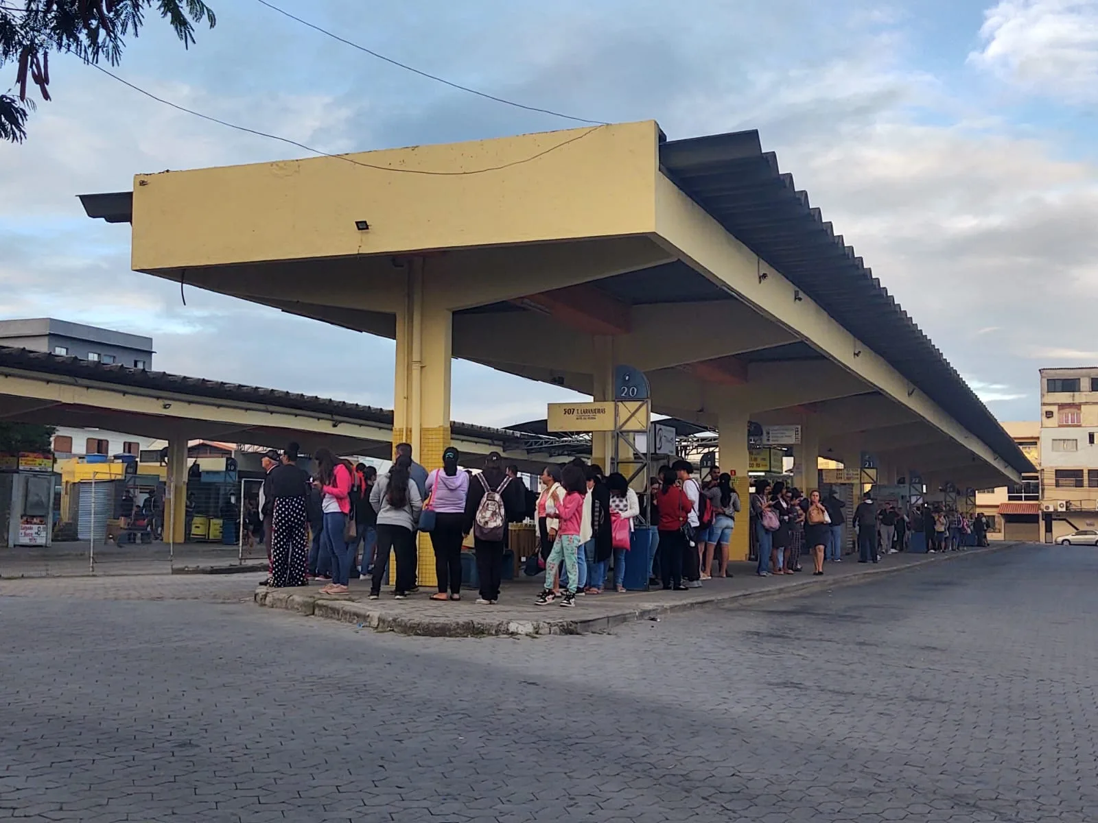 Atraso e fila em terminais: entenda motivo de fiscalizações em garagens dos ônibus do Transcol