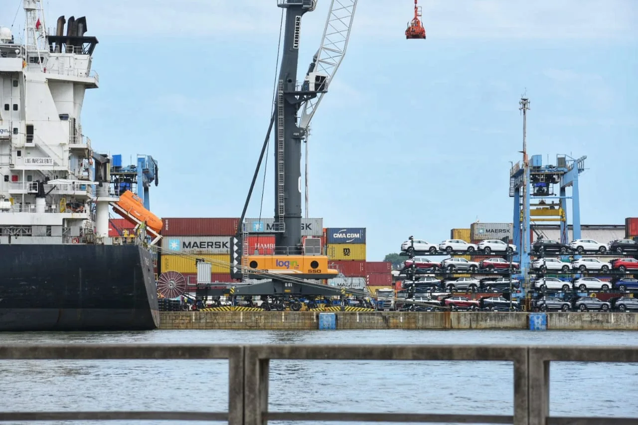 Porto de Vila Velha começa a receber carros elétricos da China