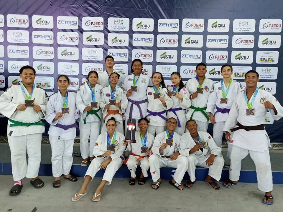 ES conquista o bronze por equipes no Campeonato Brasileiro Sub-18 de judô