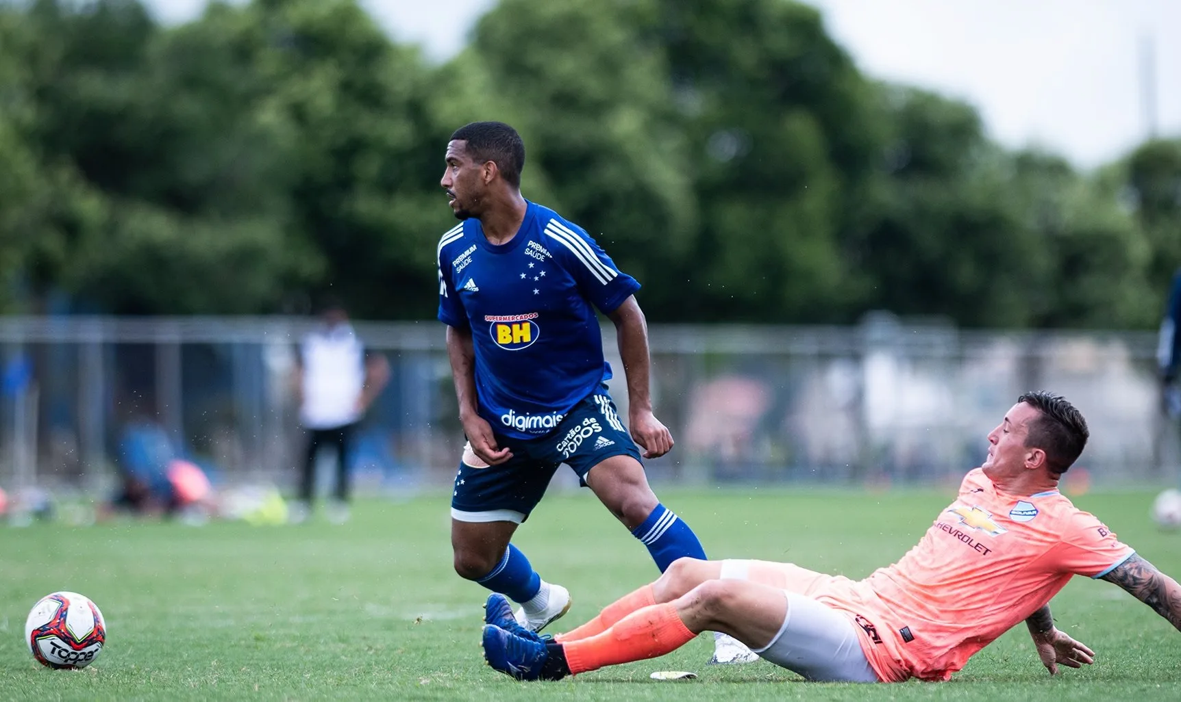 A uma semana da estreia no Mineiro, Cruzeiro vence Bolívar em jogo-treino