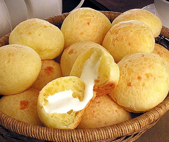 Aprenda a fazer pão de queijo cremoso na air fryer