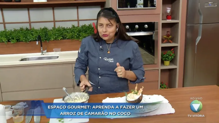 Espaço gourmet: arroz de camarão no coco