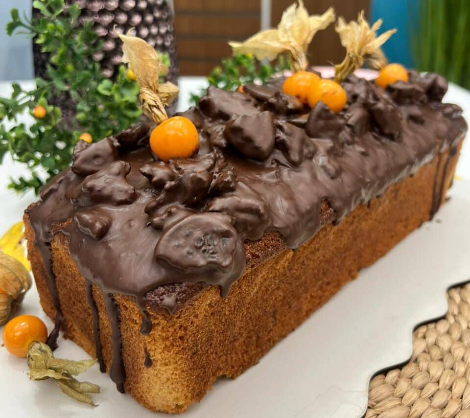 Delicioso Bolo de Laranja com Chocolate para a sua sexta feira