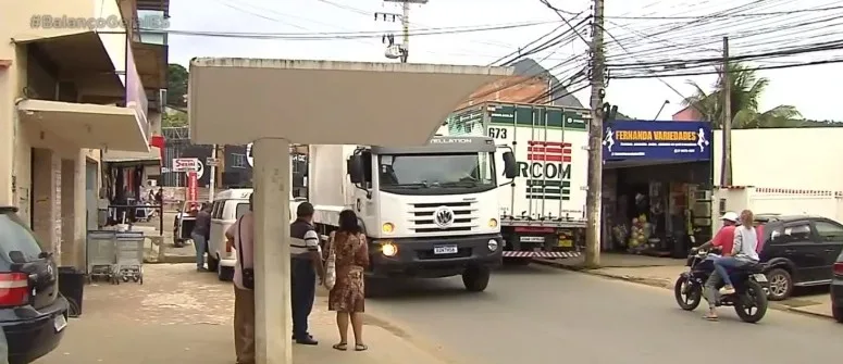 Passageiros são vítimas de arrastão em ponto de ônibus de Cariacica