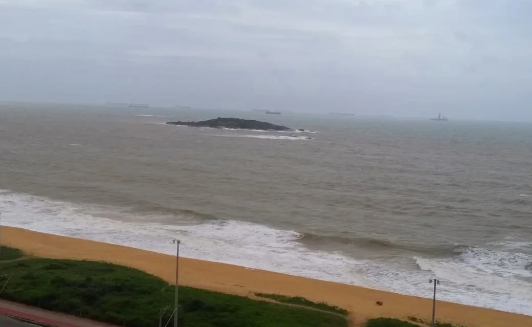 Homem desaparece durante pescaria na Praia de Itaparica