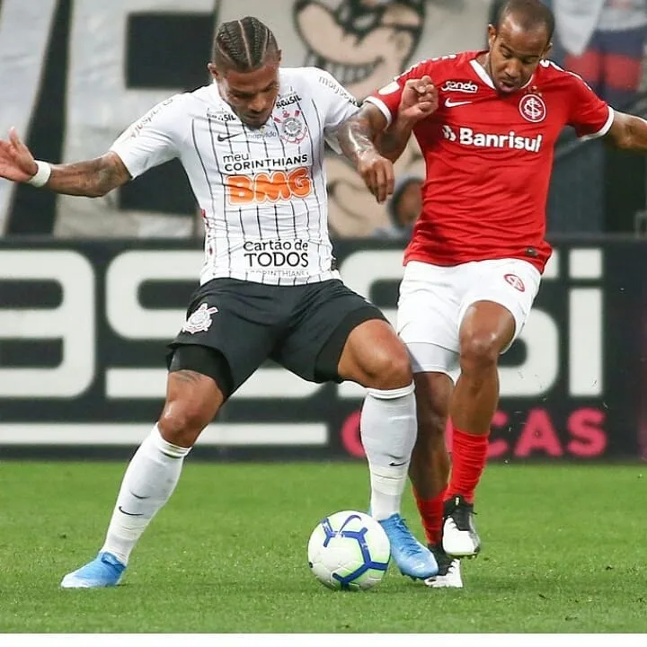 Corinthians reconhece primeiro tempo ruim no empate contra o Internacional