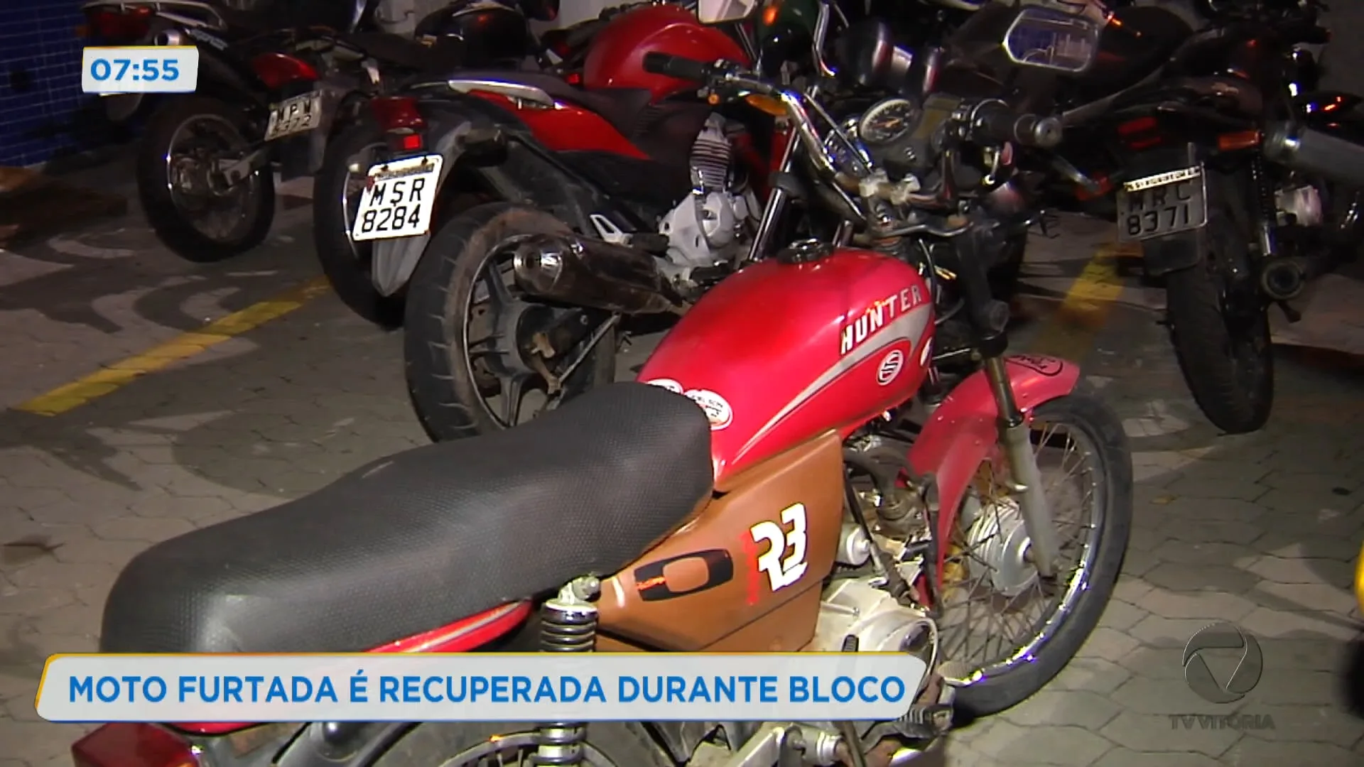 Moto furtada é recuperada durante bloco em Vila Velha