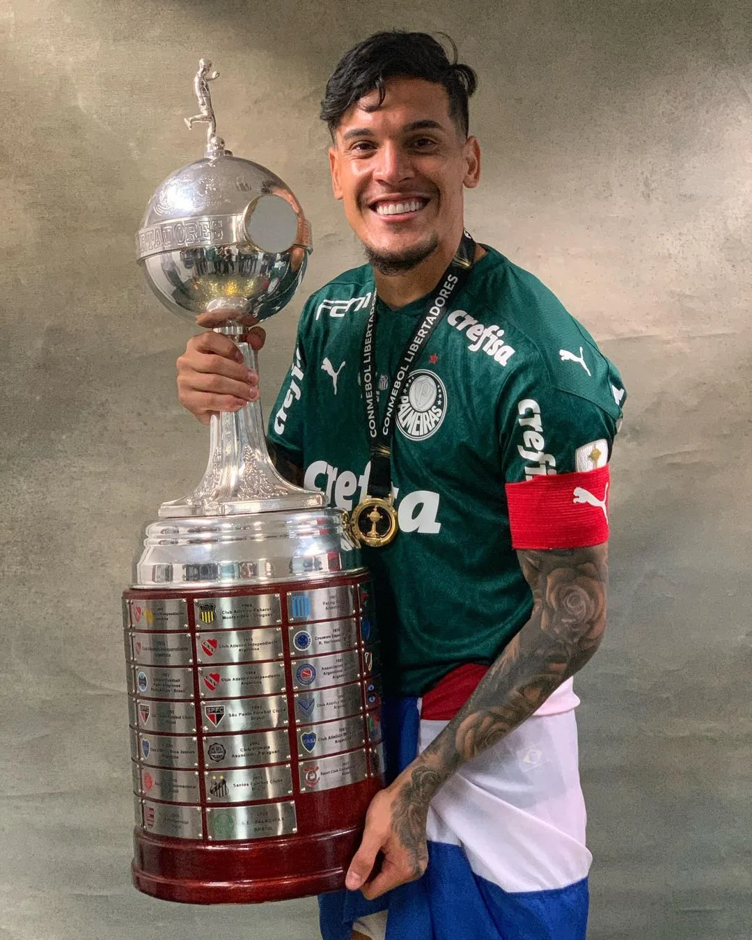 Gómez testa positivo para covid-19 e Palmeiras terá defesa reserva na Recopa