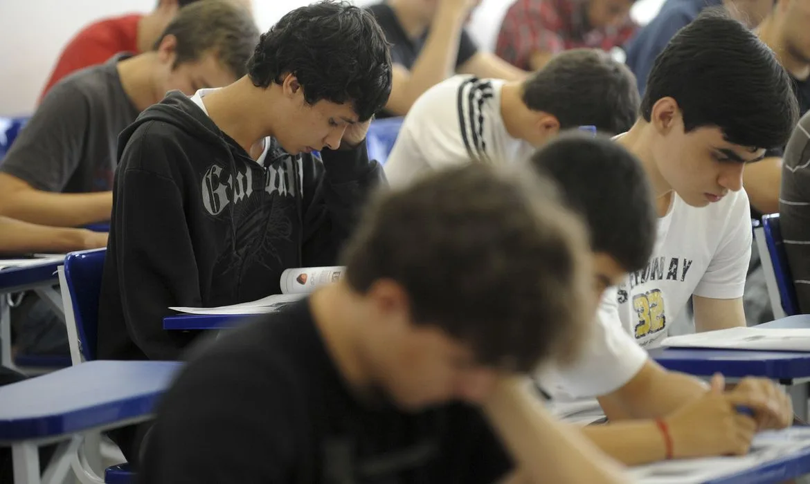 Brasília – Estudantes fazem provas no segundo dia da seleção do Programa de Avaliação Seriada (PAS), que permite o acesso a uma vaga na Universidade de Brasília