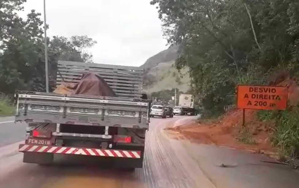 Chuva provoca pontos de retenção em estradas do ES. Veja como está a situação!