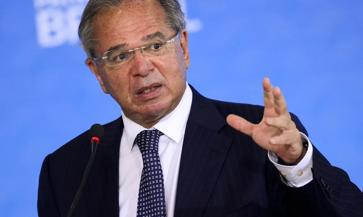 O ministro da Economia, Paulo Guedes, durante cerimônia alusiva à marca de 100 milhões de poupanças sociais digitais Caixa.